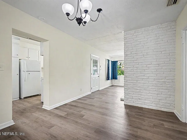 6216 Suwanee Rd — Photo 11