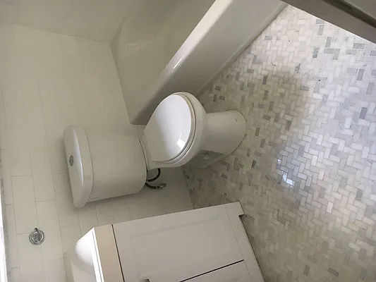 Rented by Avi Realty Manhattan | media 8