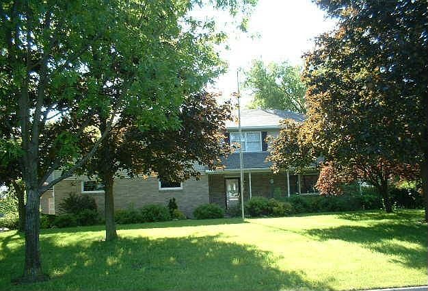 1st image of 2929 Saint Andrews Dr