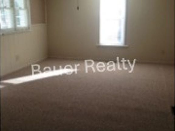 2nd image of 300 Vesper St