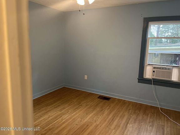 5th image of 5552 Terry Rd