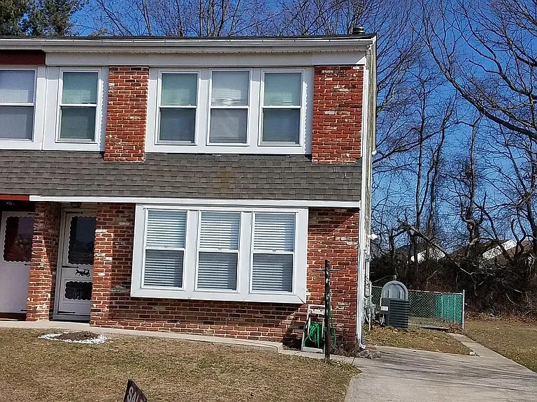 14 Corona Ct — Photo 1