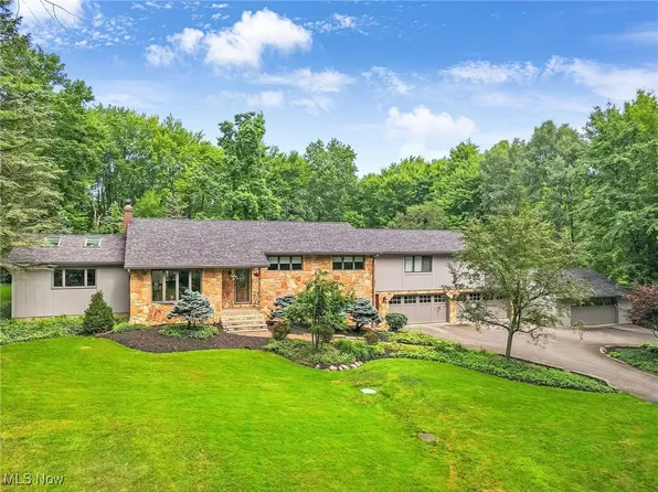 35891 Solon Rd, Bentleyville, OH 44022