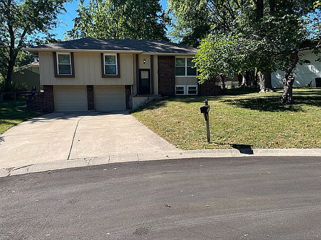 1st image of 508 NE Grant Dr