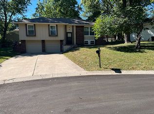 508 NE Grant Dr, Blue Springs, MO 64014