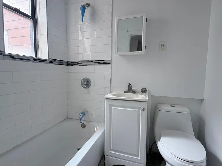 149 Zabriskie St #21A — Photo 1