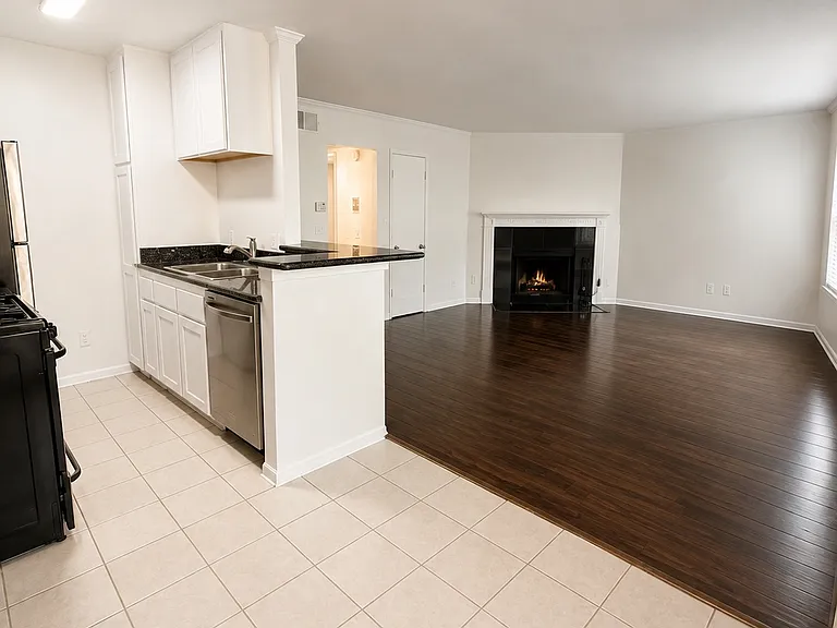 3935 Berry Dr #6 — Photo 4
