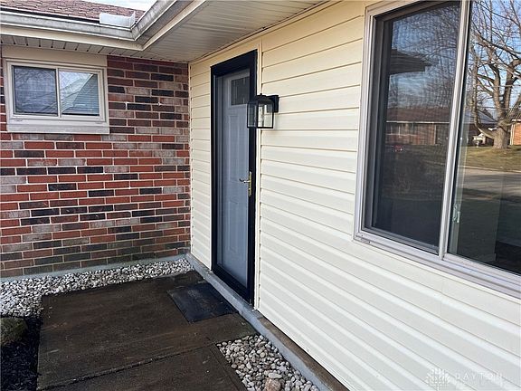 3rd image of 2912 Wyoming Dr