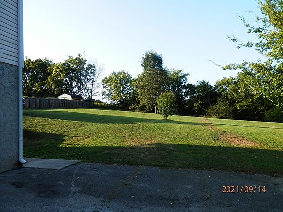 5th image of 693 Ross Dr