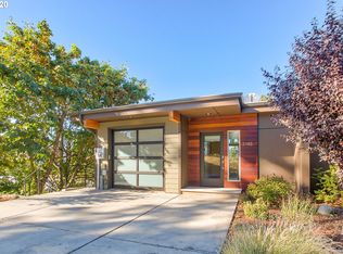 2182 Clearwater Ln, Hood River, OR 97031