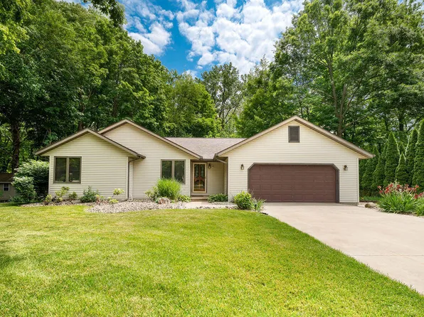 3999 Ravina Ter, Saint Joseph, MI 49085