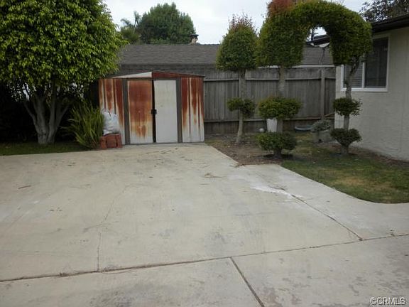 3rd image of 1138 Victoria St