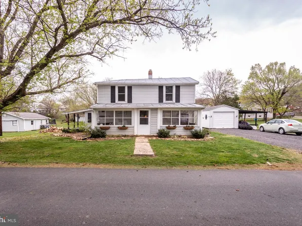 295 High St, Elkton, VA 22827