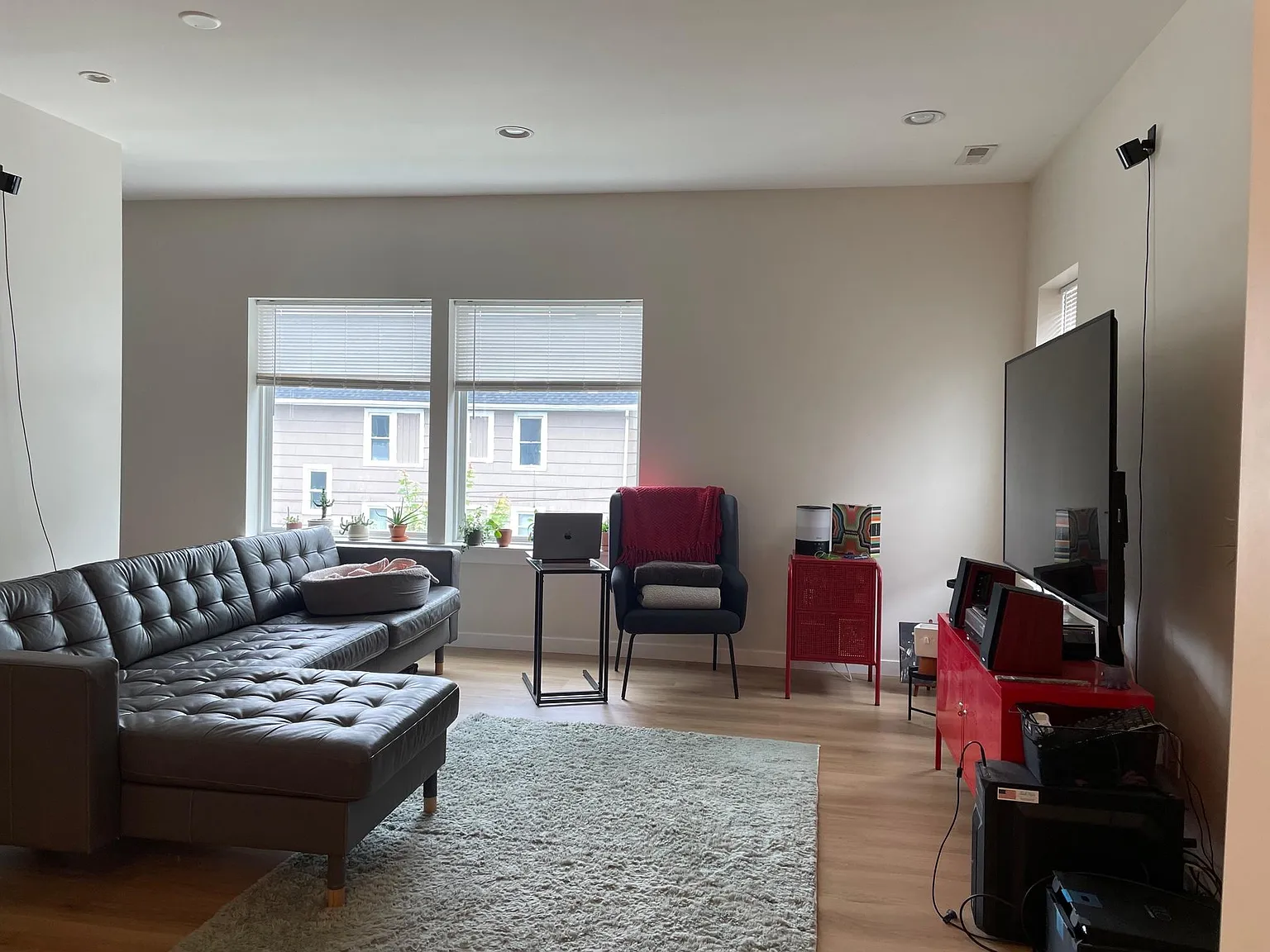 2 bed, 1200 sqft, $1,500 — Photo 1