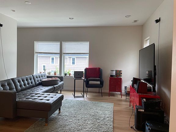 3rd image of 1000 Reinhard Ave
