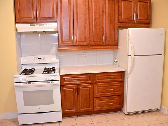 2nd image of 6041 Catalpa Avenue # Fl 2nd