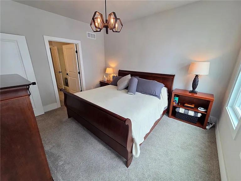 318 Gibson St SE — Photo 26