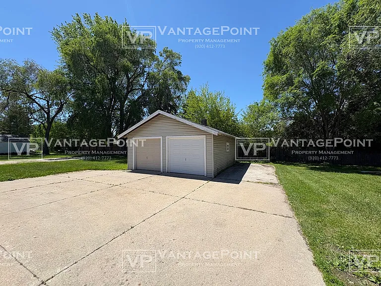 945 Velp Ave — Photo 15