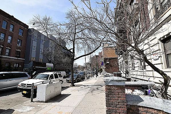 1st image of 253 Parkside Ave APT 3