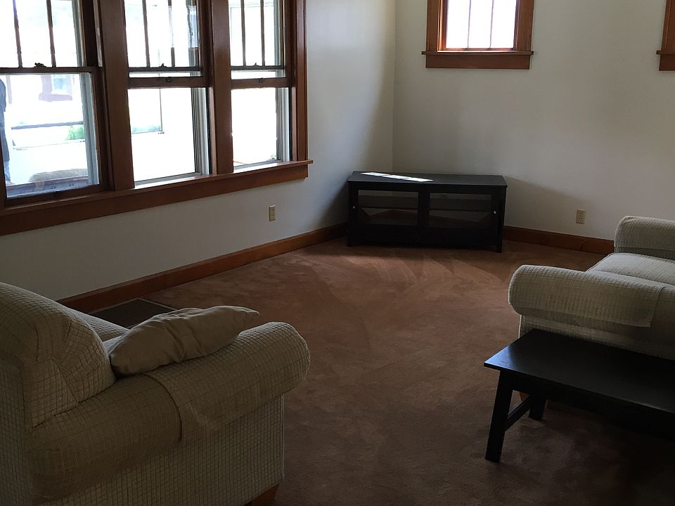 Living Rm - Lwr Unit