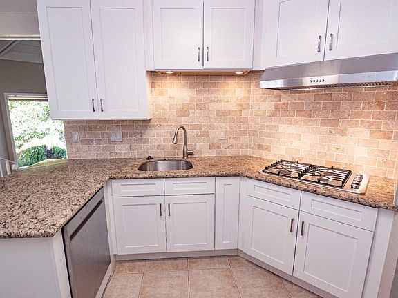 5th image of 405 Ewell Ct