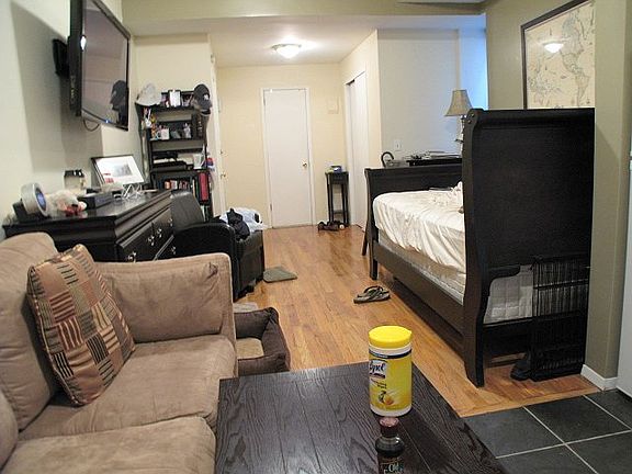 3rd image of 40 Macdougal St APT 1B