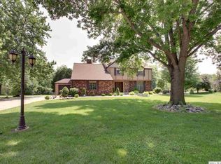 4828 Pebble Beach Dr, Quincy, IL 62305