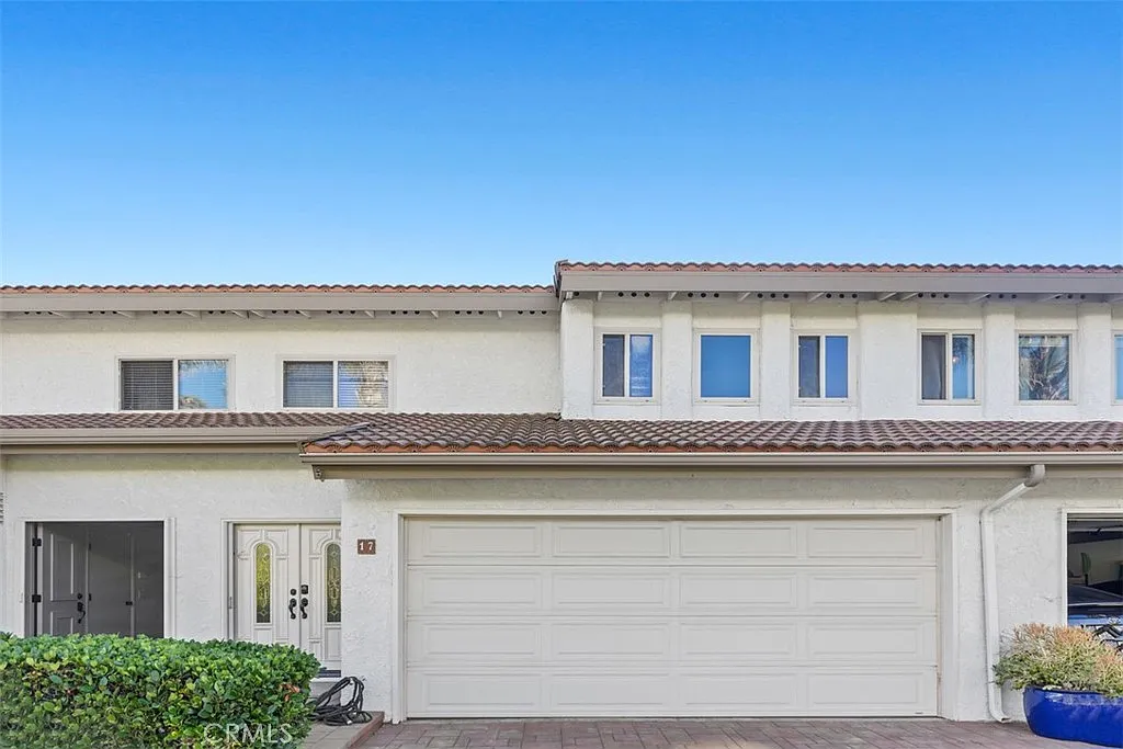 3 bed, 3.5 bath, 1916 sqft, $4,950 — Photo 1