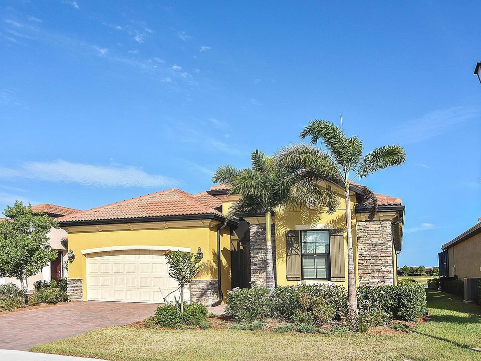 1st image of 23499 Waverly Cir