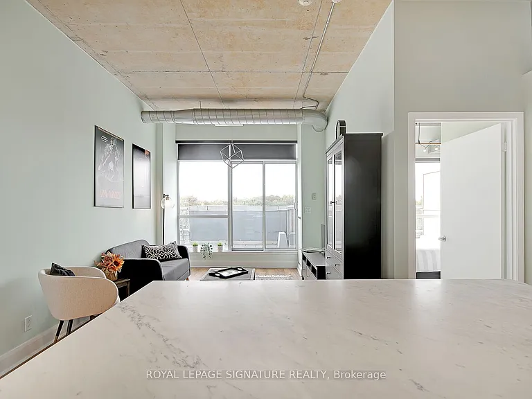 955 Queen St W #Penthouse 08 — Photo 11