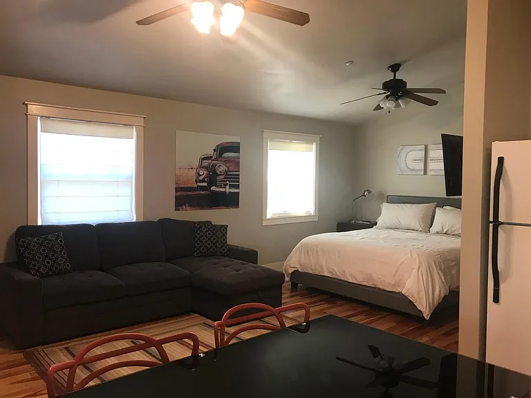 1010 San Carlos Dr — Photo 3