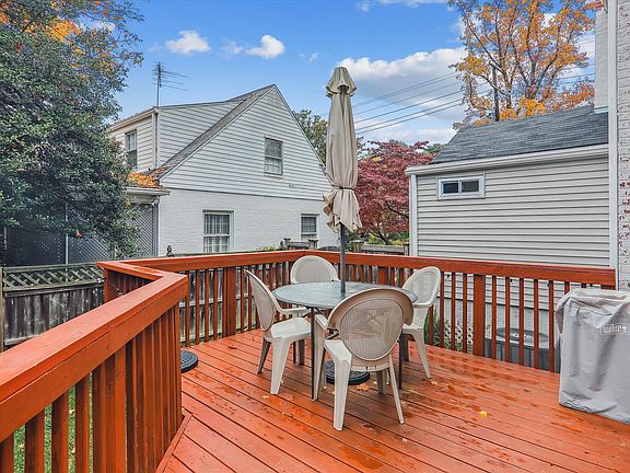 5th image of 4106 Knowles Ave