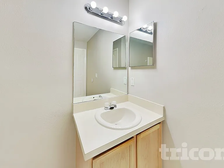 2483 Brownwood Dr — Photo 14