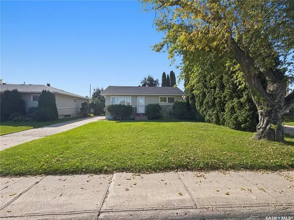 333 24th STREET E, Prince Albert, SK S6V 1R7