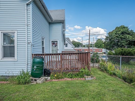 4th image of 25 Greenwood St