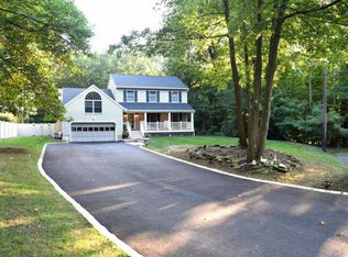 37 Twin Oak Ave, Middletown, NJ 07748
