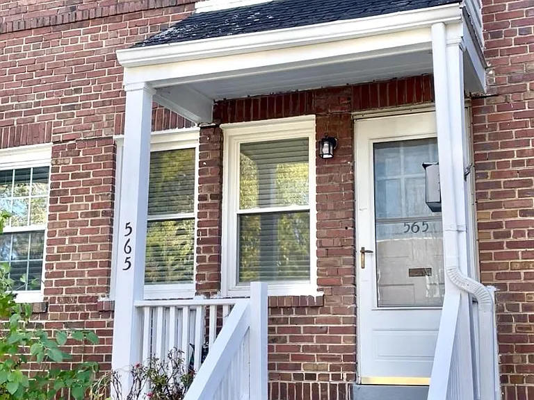 E Nelson Ave — Photo 33