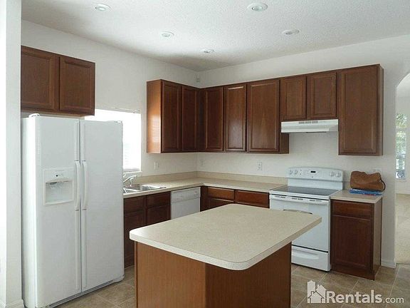 2nd image of 305 Casa Marina Pl