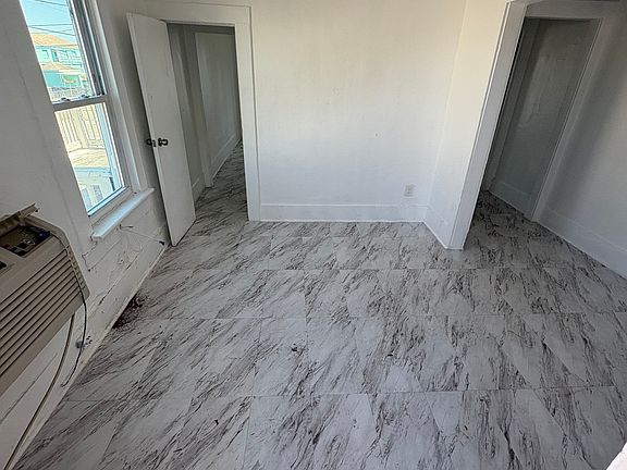 2nd image of 146 Marion St Unit 2