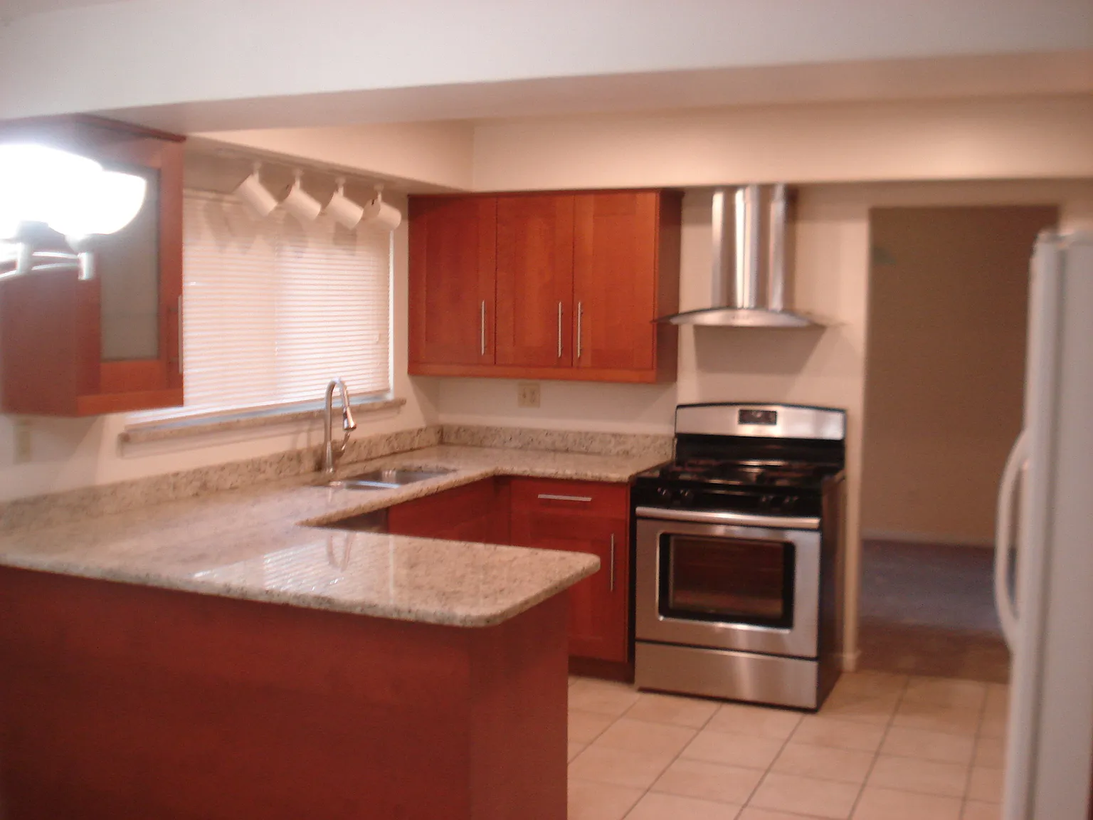 4 bed, 2.5 bath, 2300 sqft, $3,500 — Photo 2