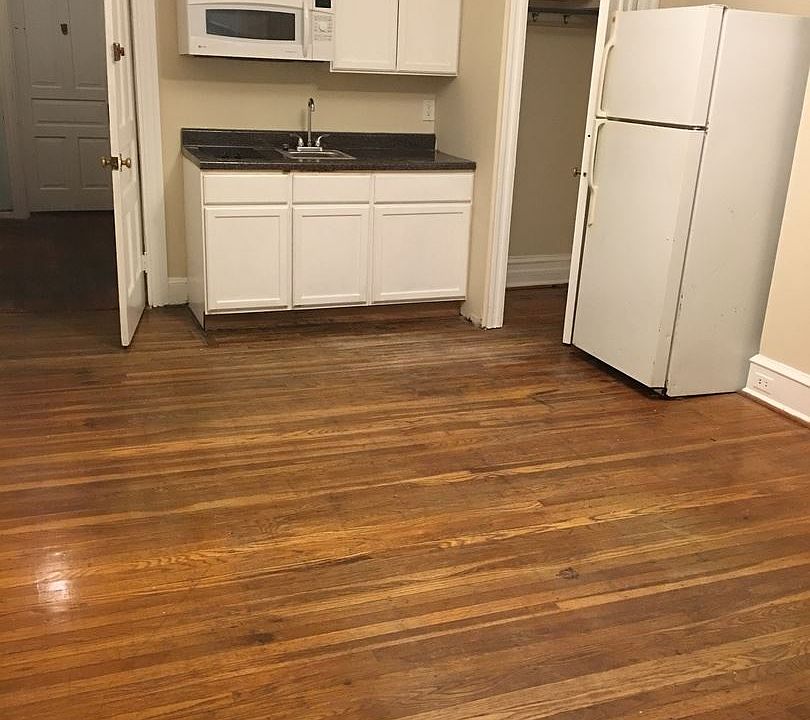 2nd image of 226 Winona St #1F