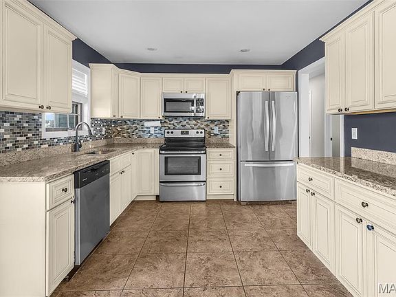 5th image of 420 Pioneer Orchard Rd