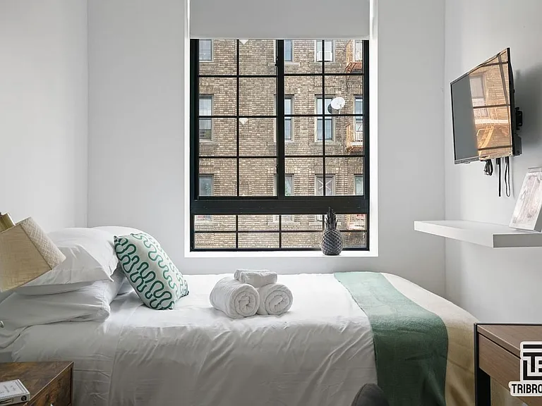 378 S 3rd St #2L — Photo 4