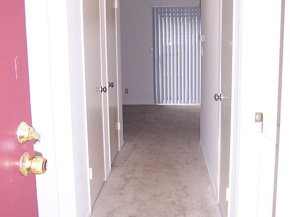 5th image of 9535 W 85th St