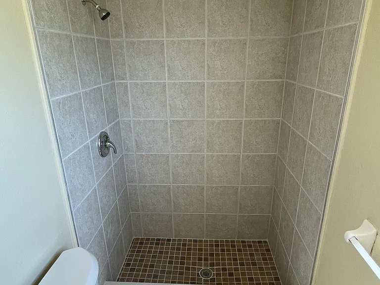 12068 Club Woods Dr — Photo 16
