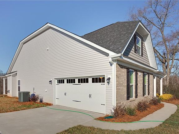 3rd image of 116 Shiloh Ct