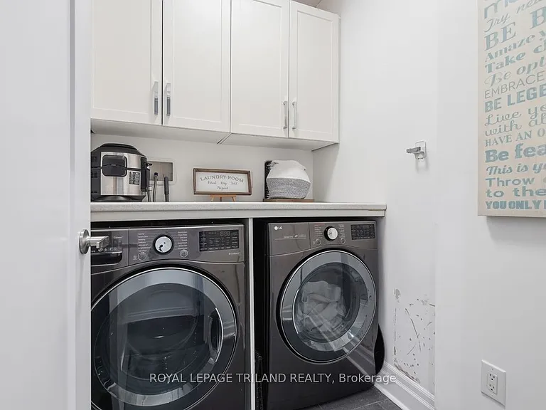240 Villagewalk Blvd #1403 — Photo 18