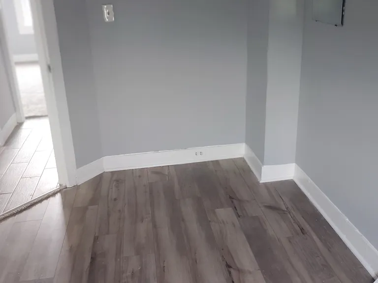 2328 Aiken St — Photo 9