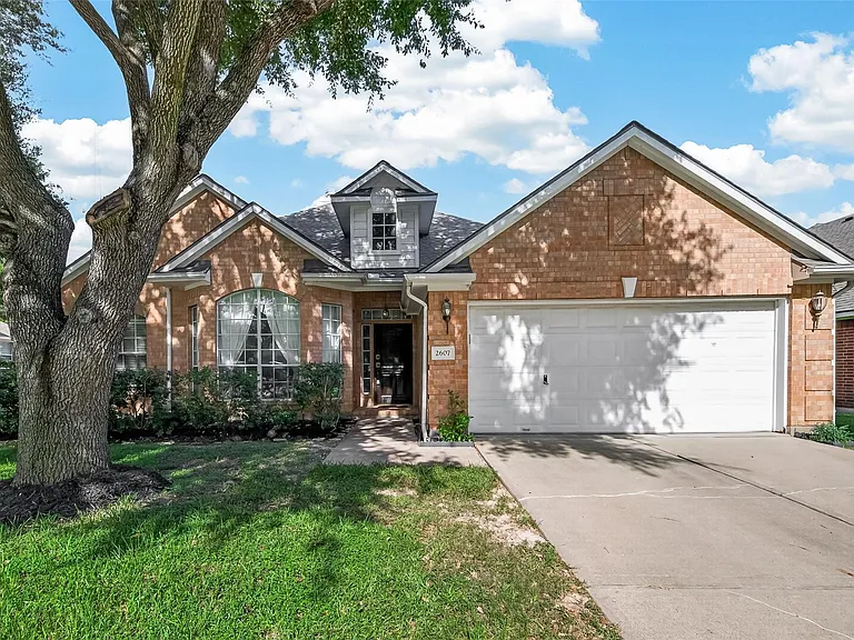 2607 Plantation Hollow Ct — Photo 1