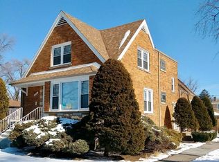 1045 Linden Ave, Bellwood, IL 60104